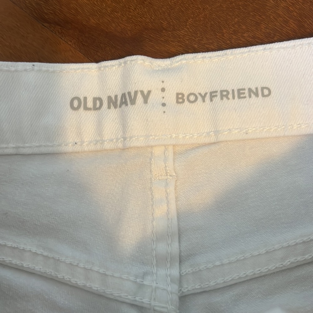 Old Navy Boyfriend Shorts - Picture 5 of 12